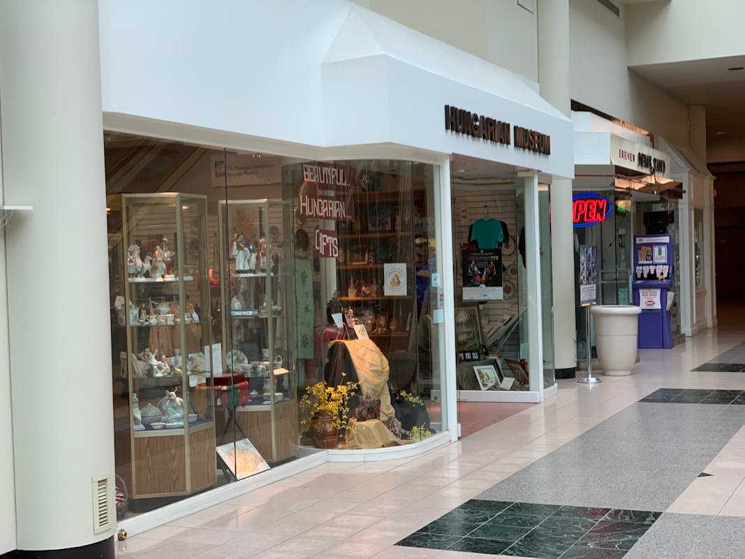 The outside of the museum, in the mall.